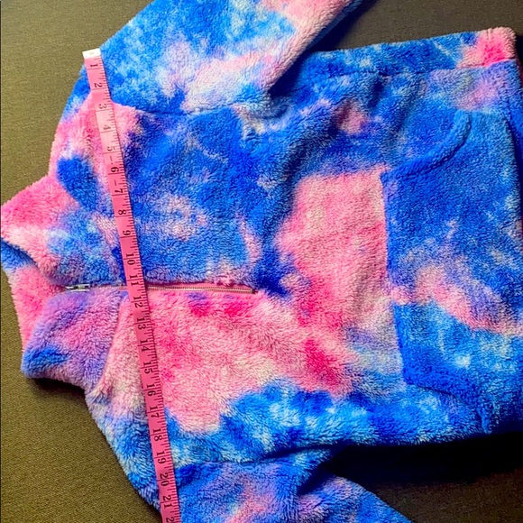 TIE DYE FAUX FUR SHERPA PULLOVER - Picture 8 of 9